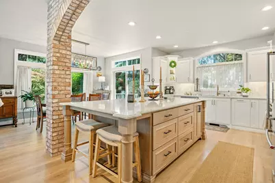 425 S 1st Street, Jacksonville, OR 97530 - Photo 7