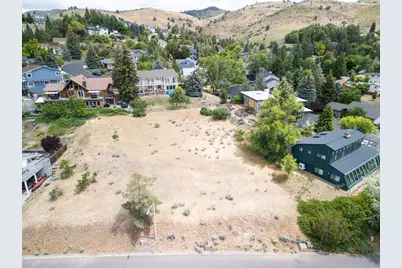 1601 Ridgecrest Drive, Klamath Falls, OR 97601 - Photo 1