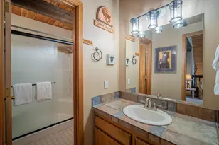 17693 Tennis Village Ct, Sunriver, OR 97707 - Photo 35