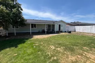 822 Scenic Loop, Culver, OR 97734 - Photo 1