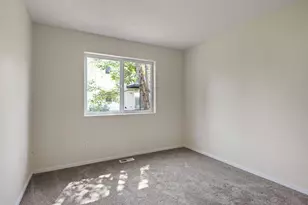 438 NW 19th St, Redmond, OR 97756 - Photo 17