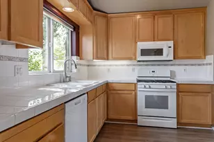 438 NW 19th St, Redmond, OR 97756 - Photo 7