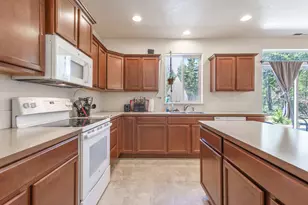 53090 Day Rd, La Pine, OR 97739 - Photo 13