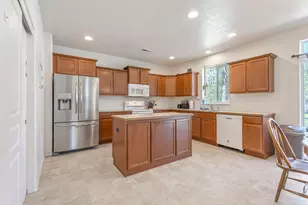 53090 Day Rd, La Pine, OR 97739 - Photo 11