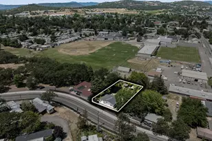 284 E Main St, Eagle Point, OR 97524 - Photo 47