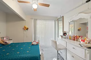 284 E Main St, Eagle Point, OR 97524 - Photo 13