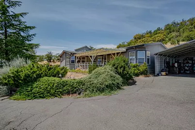 1374 W Linn Road, Eagle Point, OR 97524 - Photo 3