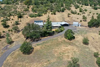 1374 W Linn Road, Eagle Point, OR 97524 - Photo 1