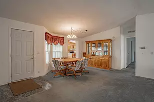 1374 W Linn Rd, Eagle Point, OR 97524 - Photo 9