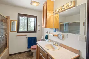 1625 Crow Rd, Merlin, OR 97532 - Photo 17