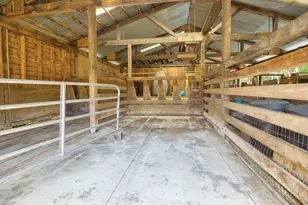 1625 Crow Rd, Merlin, OR 97532 - Photo 29