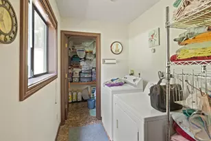 1625 Crow Rd, Merlin, OR 97532 - Photo 23