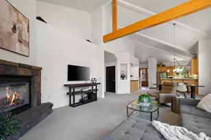 61925 Broken Top Dr, Bend, OR 97702 - Photo 15