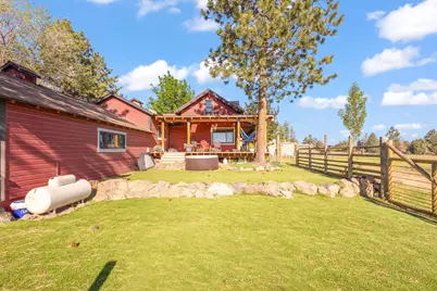 60360 Horse Butte Road, Bend, OR 97702 - Photo 13