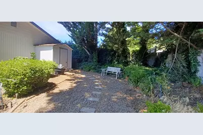 409 NE Royal Drive, Grants Pass, OR 97526 - Photo 15