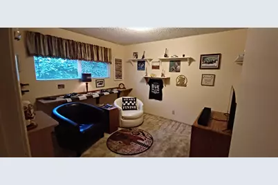 409 NE Royal Drive, Grants Pass, OR 97526 - Photo 9