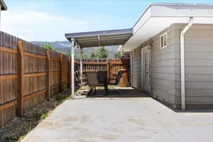 631 E 4th Ave, Riddle, OR 97469 - Photo 17