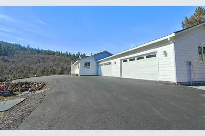 3430 North Ridge Drive, Klamath Falls, OR 97601 - Photo 7
