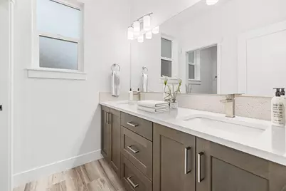 21431 NE Hayloft Place, Bend, OR 97701 - Photo 5