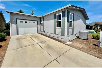 300 Winston Drive, Grants Pass, OR 97526 - Photo 3