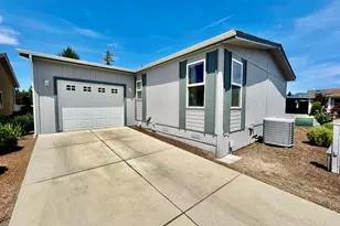 300 Winston Dr, Grants Pass, OR 97526 - Photo 3