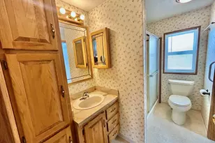 300 Winston Dr, Grants Pass, OR 97526 - Photo 19