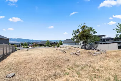 1828 Plateau Drive, Medford, OR 97504 - Photo 7