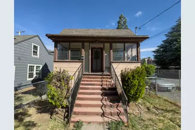 1034 High Street, Klamath Falls, OR 97601 - Photo 1