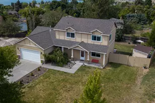 821 Quail Point Dr, Klamath Falls, OR 97601 - Photo 3