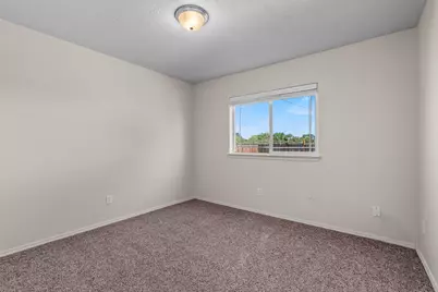 639 SE 10th Street, Madras, OR 97741 - Photo 17