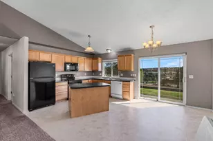 639 SE 10th St, Madras, OR 97741 - Photo 7