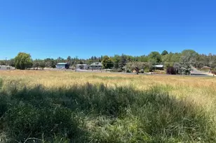 585 SW Fairgrounds Rd, Madras, OR 97741 - Photo 3