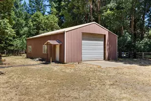 180 White Oak Dr, Cave Junction, OR 97523 - Photo 23