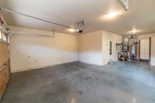 60943 Summerwood Way, Bend, OR 97702 - Photo 19