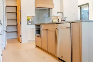 1142 NW Ochoa Dr, Bend, OR 97703 - Photo 9