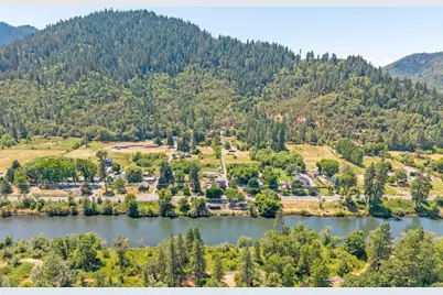 5508 Rogue River Highway, Gold Hill, OR 97525 - Photo 13