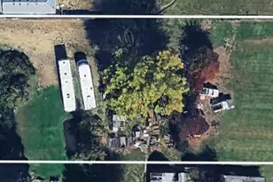 695 Lozier Ln, Medford, OR 97501 - Photo 3