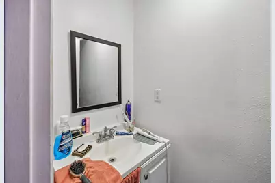 316 W 3rd Street, Phoenix, OR 97535 - Photo 21