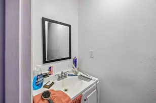 316 W 3rd St, Phoenix, OR 97535 - Photo 21