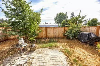 316 W 3rd Street, Phoenix, OR 97535 - Photo 25