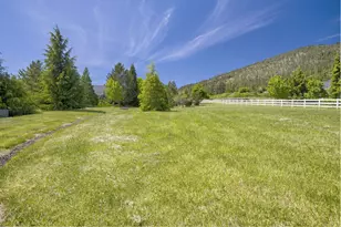 308 Crume Dr, Grants Pass, OR 97526 - Photo 11