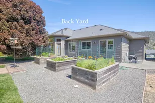 308 Crume Dr, Grants Pass, OR 97526 - Photo 17