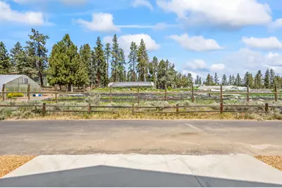 988 E Black Butte Avenue #30, Sisters, OR 97759 - Photo 33