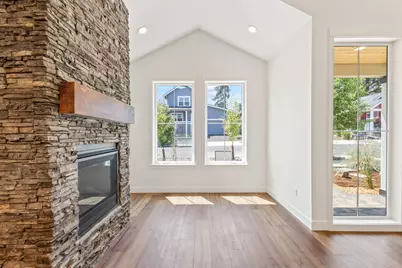 988 E Black Butte Avenue #30, Sisters, OR 97759 - Photo 5