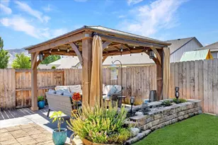 1632 Pearl Eye Ln, Medford, OR 97504 - Photo 33