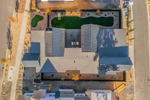 3325 NW Leavitt Ln, Bend, OR 97703 - Photo 33