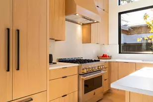 3325 NW Leavitt Ln, Bend, OR 97703 - Photo 11