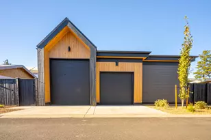 3325 NW Leavitt Ln, Bend, OR 97703 - Photo 15