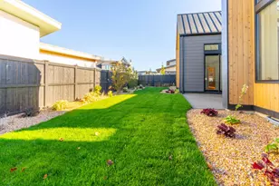 3325 NW Leavitt Ln, Bend, OR 97703 - Photo 29