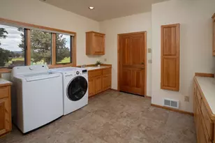 65055 Old Bend Redmond Hwy, Bend, OR 97703 - Photo 17